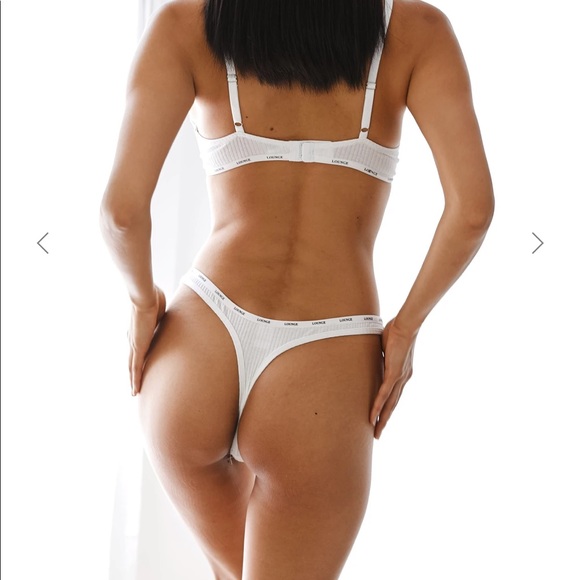 Authentic  set Louge  BRA 34B AND THONG Medium - Picture 2 of 4